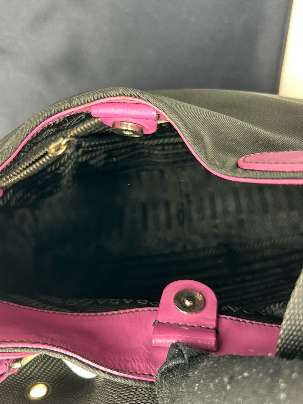Women's Prada TESSUTO nylon/Leather shoulder Bag made in Italy . PRISTINE - Picture 8 of 12